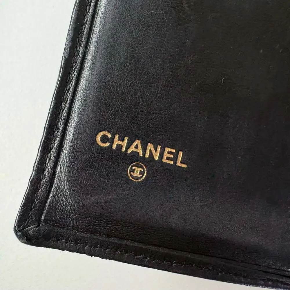 CHANEL vintage compact
